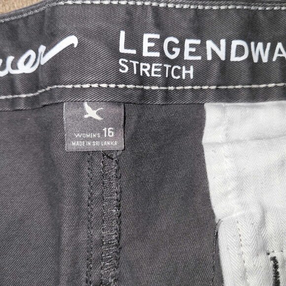 Eddie Bauer Stretch Curvy Pockets Gray Shorts Size 16 preowned 4.5" inseam - Picture 2 of 9